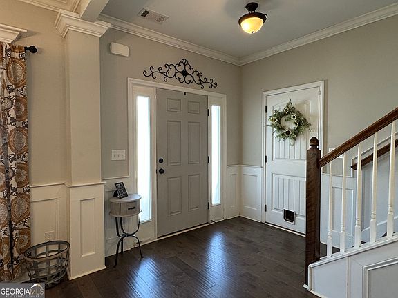 5th image of 160 Orchard Ln
