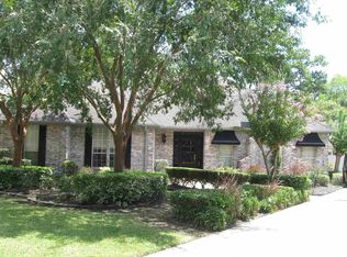 3320 Foxbriar Ln, Beaumont, TX 77706