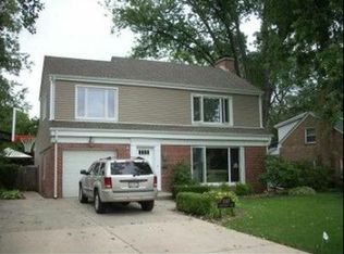 1047 Blackthorn Ln, Northbrook, IL