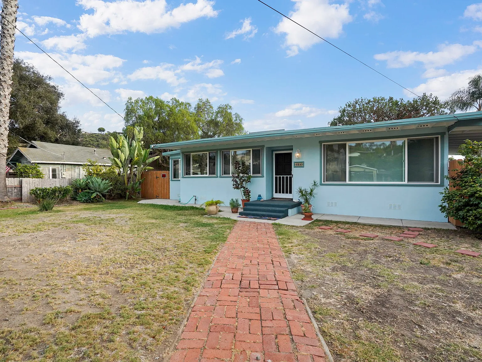 3 bed, 1032 sqft, $4,000 — Photo 1