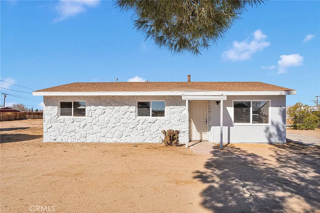 3 bed, 1076 sqft, $1,850 — Photo 1