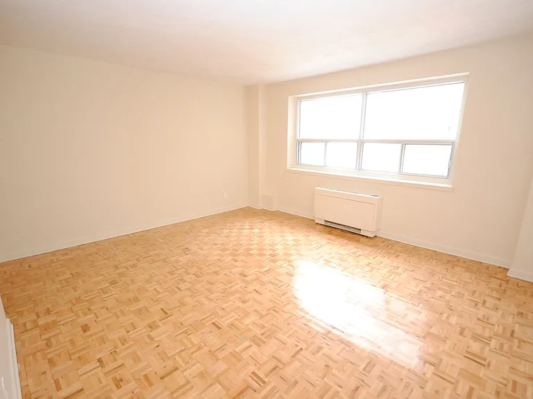 335 Cooper St — Photo 14