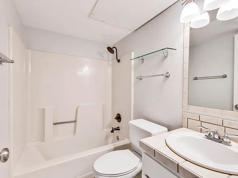 2104 Cullen Ave #207 — Photo 16