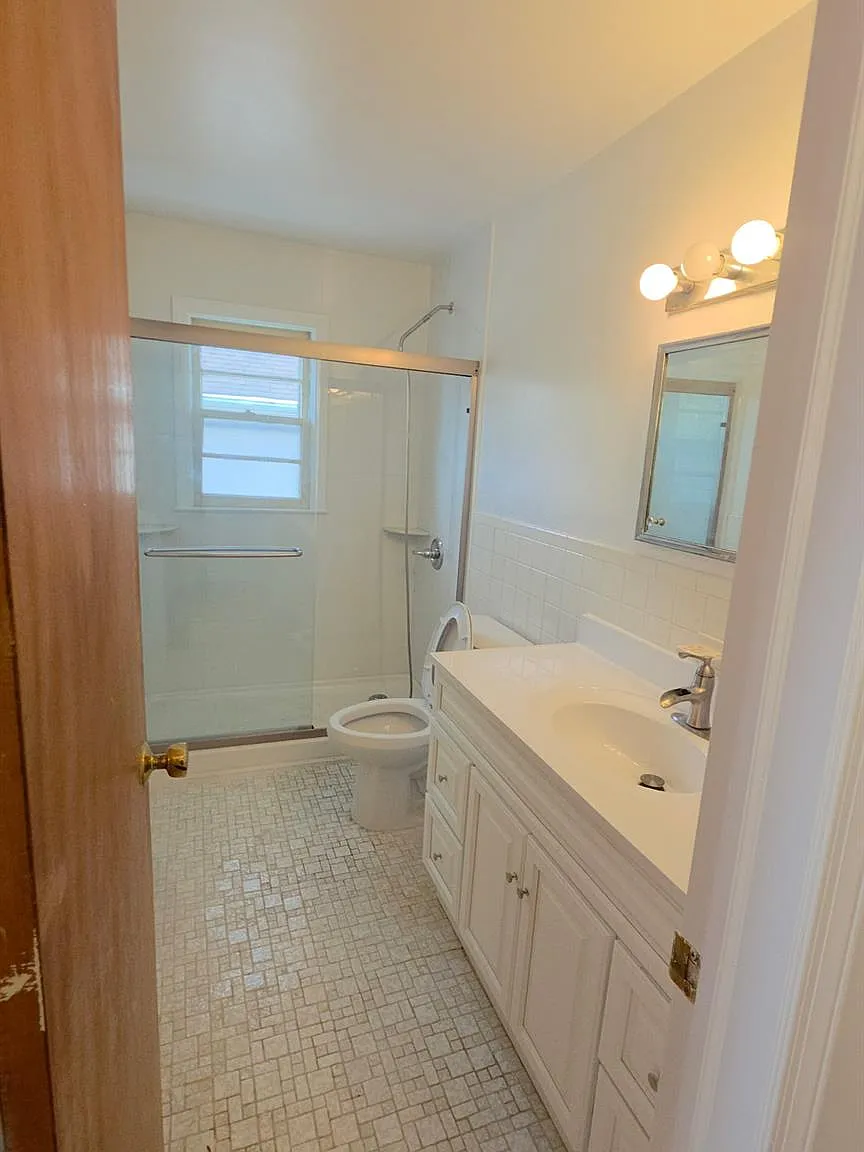 3 bed, 1.5 bath, 1000 sqft, $3,000 — Photo 1