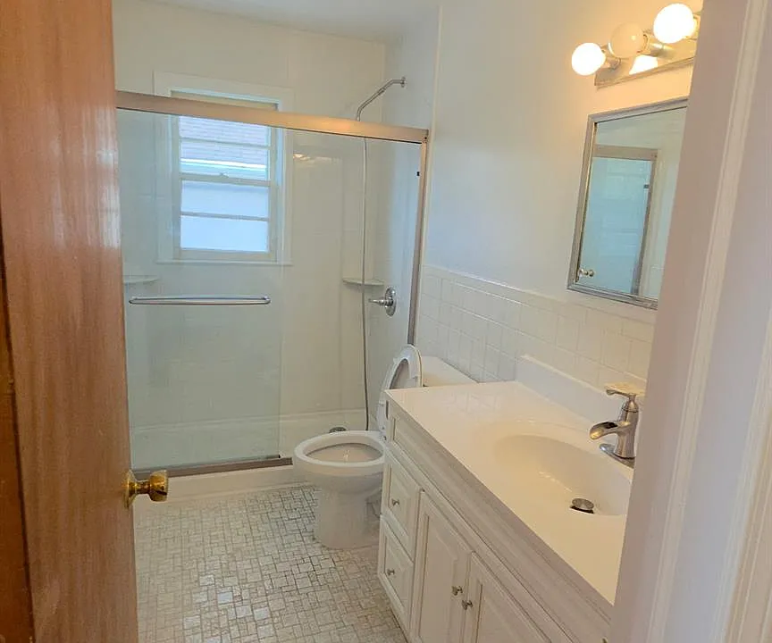 33 1st Ave #2
