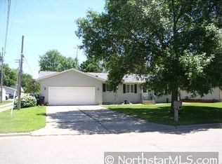 111 Elk St S, Belle Plaine, MN 56011