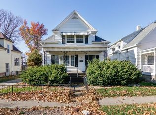 1103 S Center St, Bloomington, IL 61701