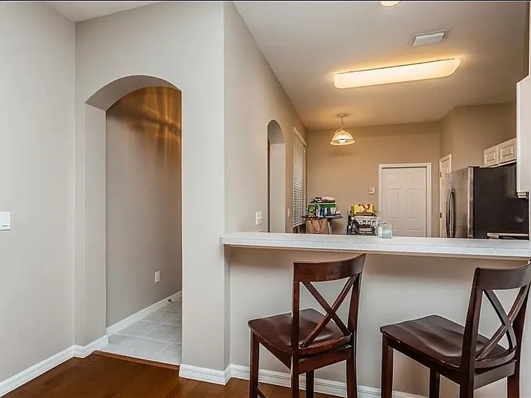 2435 Earlswood Ct — Photo 6