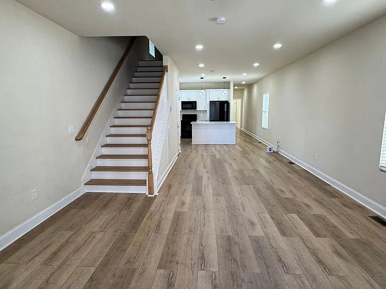 1909 Hermosa St — Photo 3