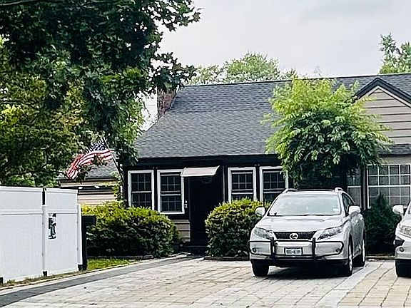 4th image of 39 Oakdale Ave