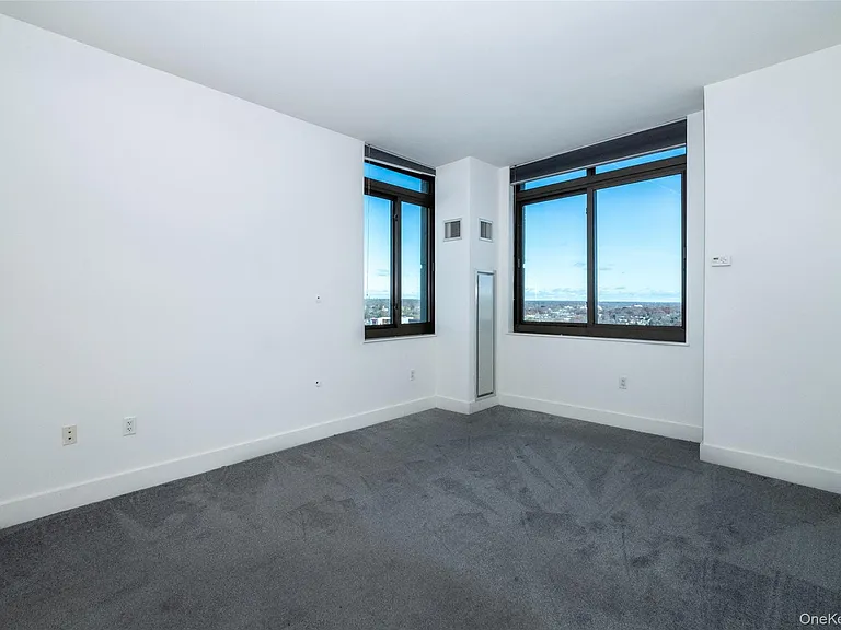 175 Huguenot St #1402 — Photo 12