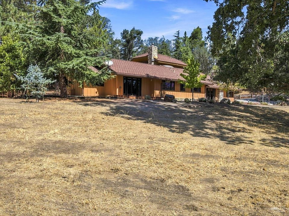 1st image of 28440 Cumberland Rd
