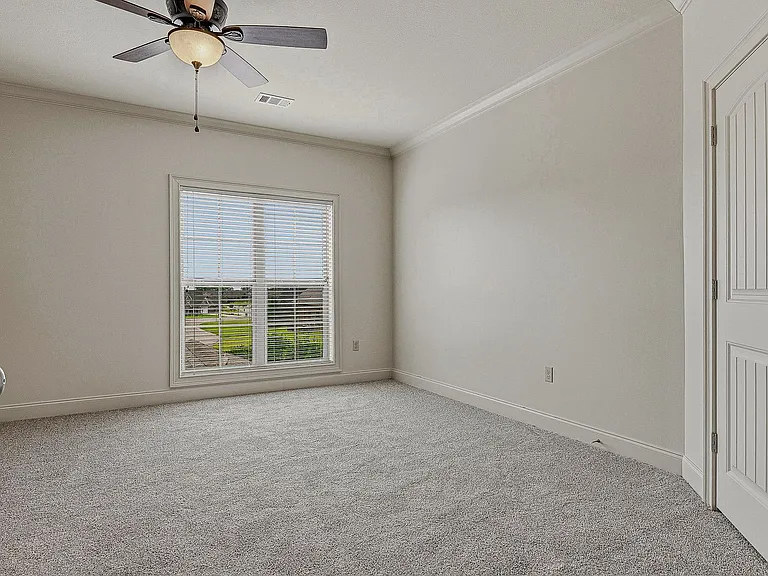 1016 Villa — Photo 16