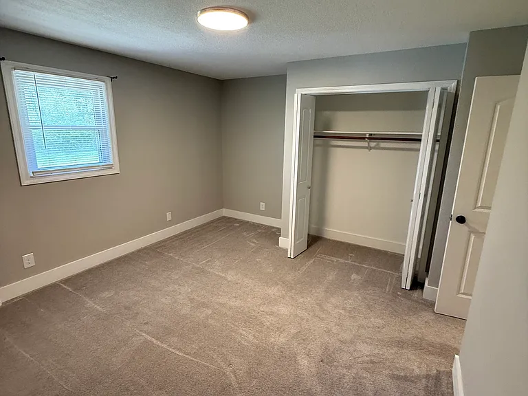 930 E Main St #6 — Photo 5
