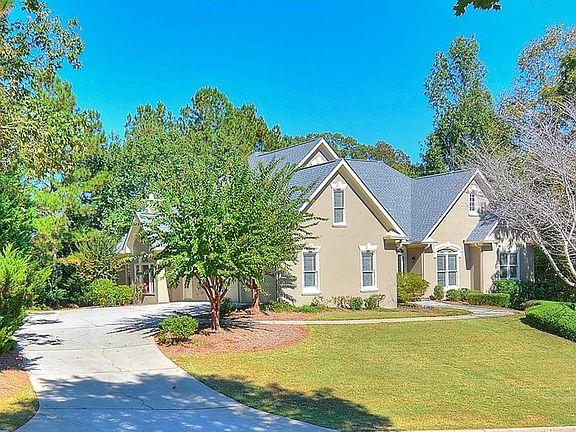 2nd image of 605 Lake Medlock Ct