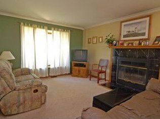 591 Springhill Cir, Naperville, IL 60563