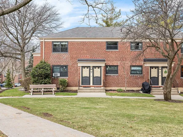 219-27 75th Ave #U, Oakland Gardens, NY 11364