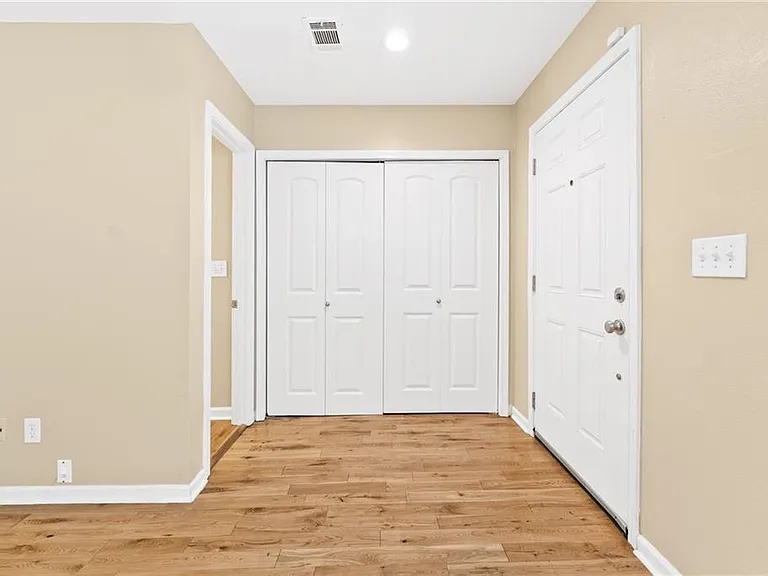 2266 Oak Glenn Cir — Photo 6