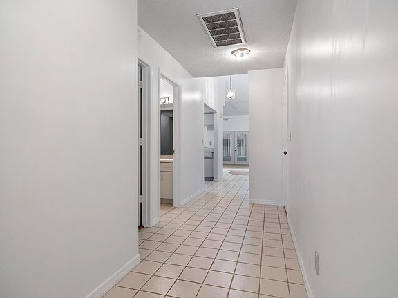 3rd image of 663 NE Wax Myrtle Way