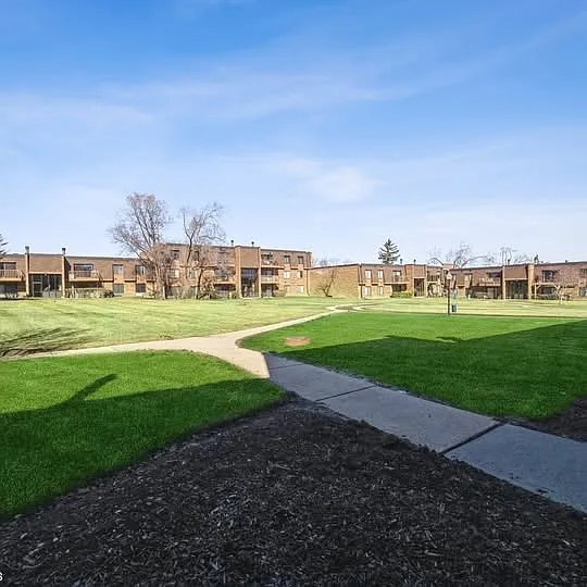 625 Derry Ct #1B — Photo 7