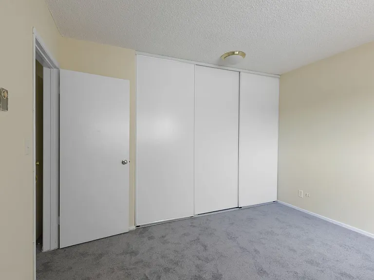 Lindley Apt — Photo 17