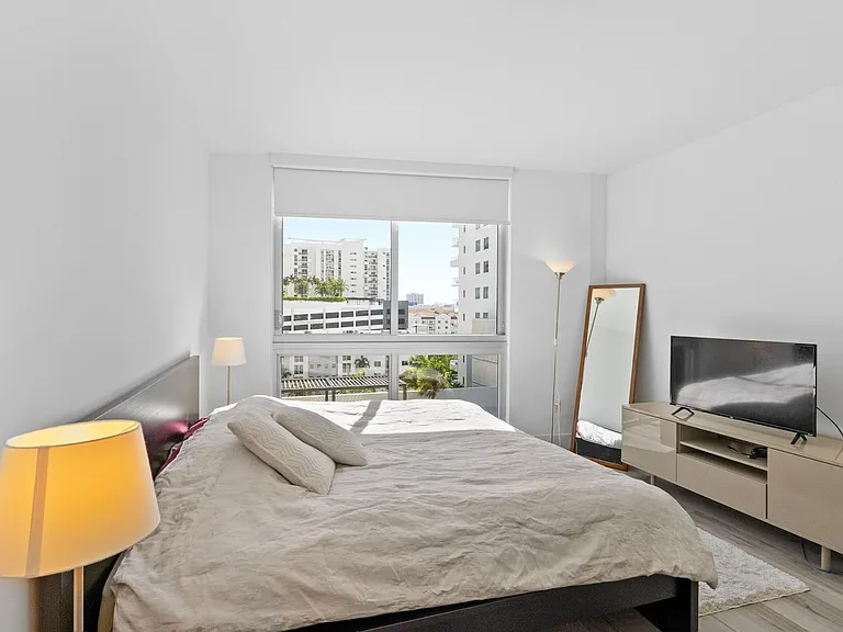 1010 SW 2nd Ave #609 — Photo 14