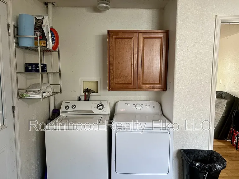 756 Maple St — Photo 8