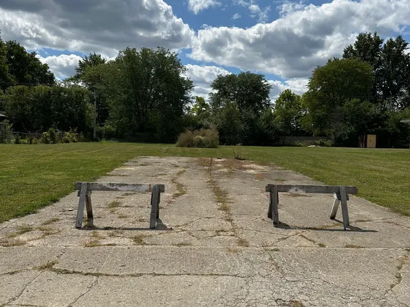 121 Darin Ct, Anderson, IN 46012