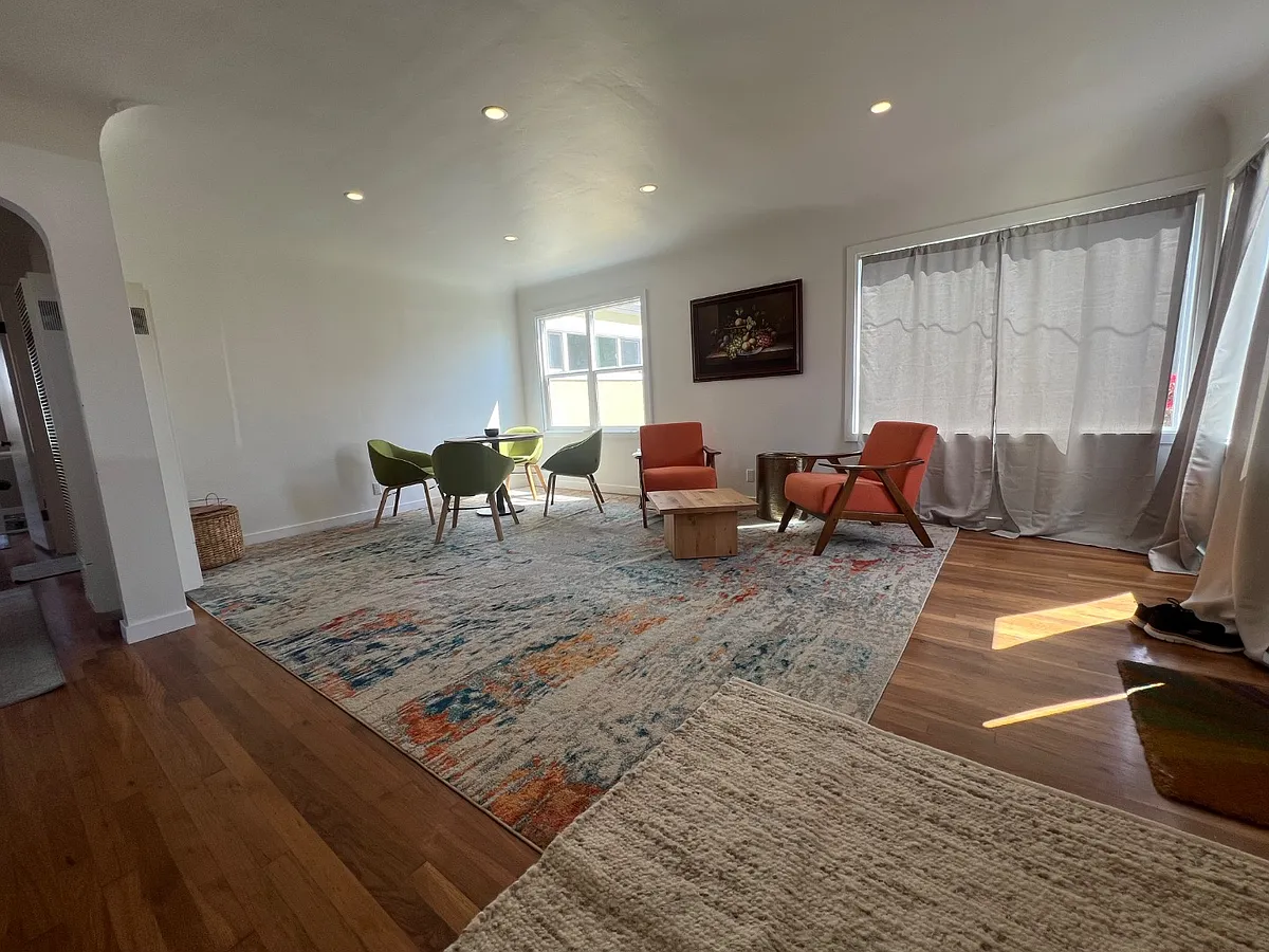 Unit Photo - 1360 B St