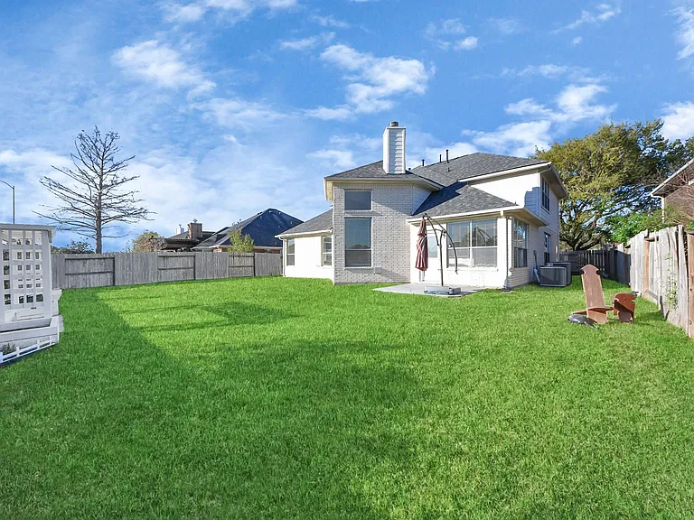 323 N Esplanade Ln — Photo 37