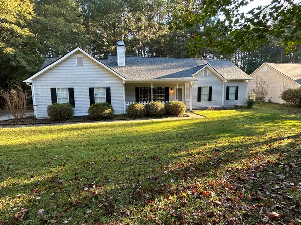 93 Paces Landing Dr, Newnan, GA 30263
