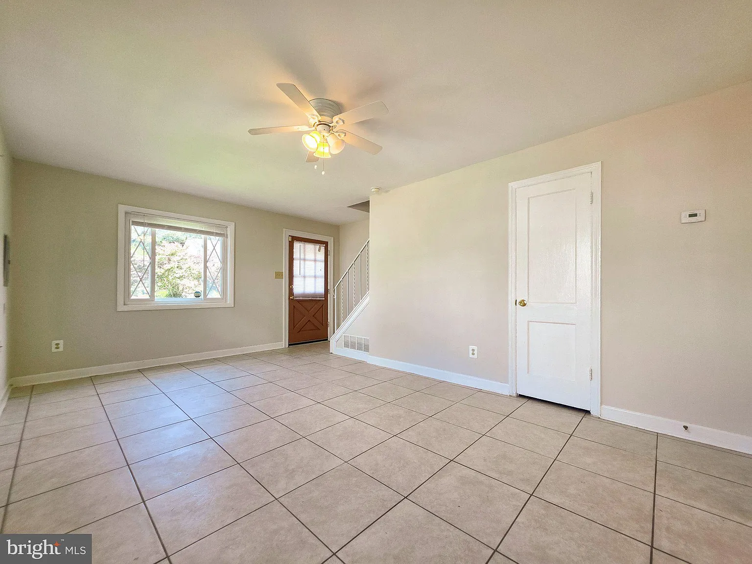 2 bed, 896 sqft, $2,350 — Photo 3