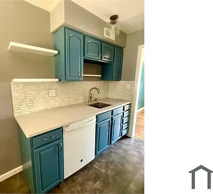 23861 Colbourne Rd — Photo 2