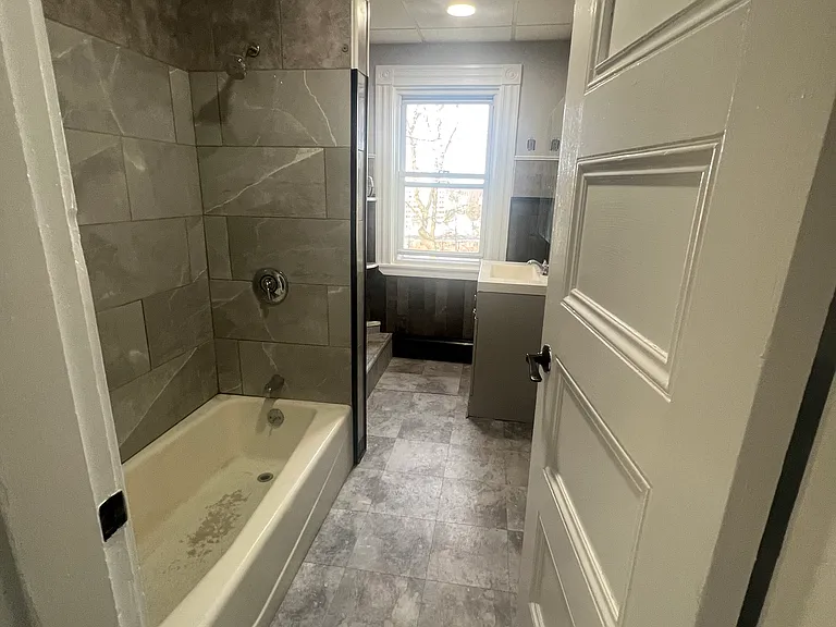 48 Grand View Ave #4 — Photo 7