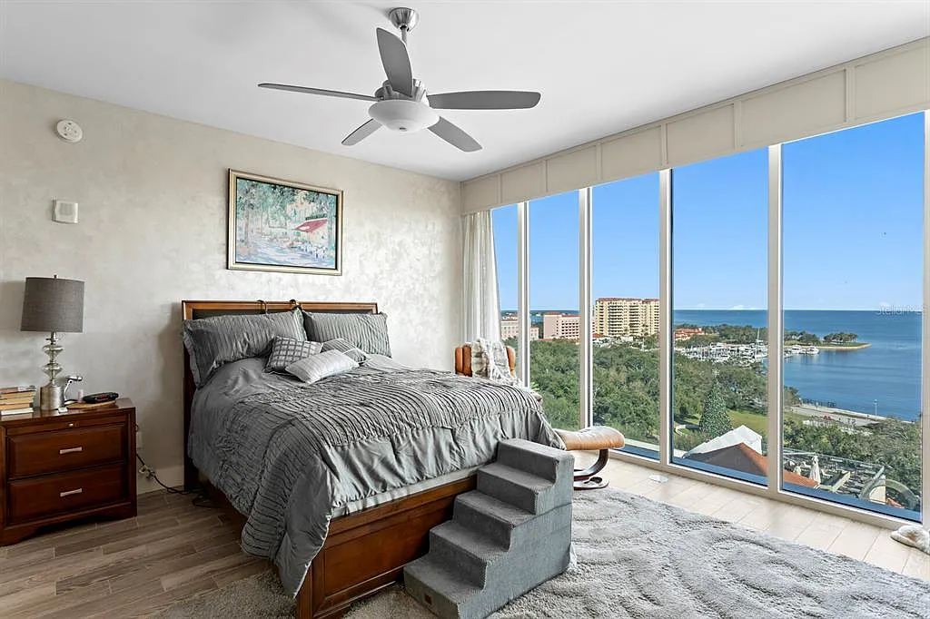 3 bed, 2.0 bath, 2120 sqft, $7,500 — Photo 4