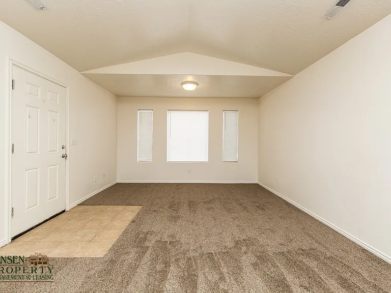 1042 N 1340 West Cir #1 — Photo 5