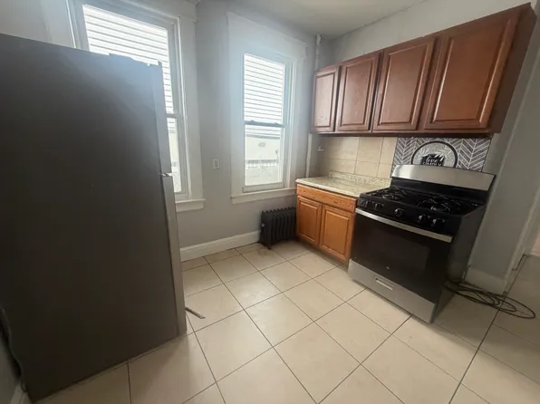 1086 Anna St, Elizabeth, NJ