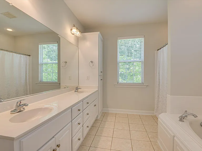 158 Kenilworth Dr — Photo 26