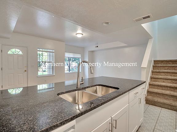 4 Kitchen_04282025