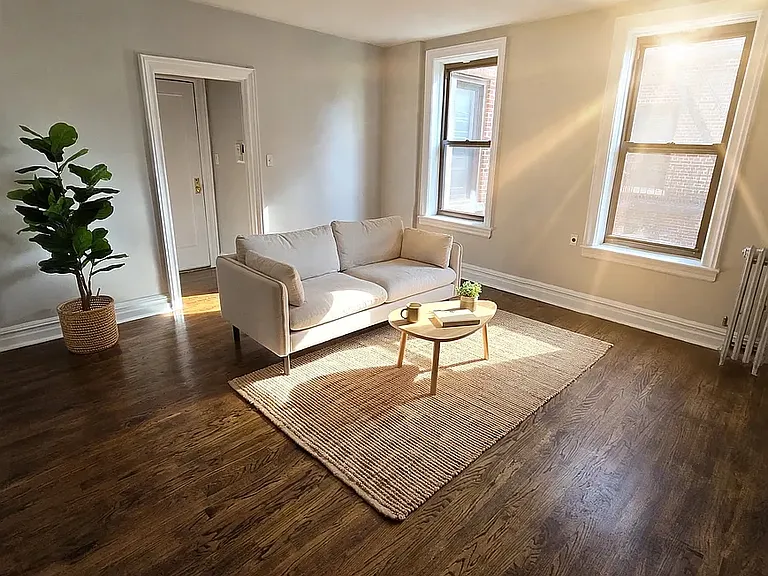 250 Ocean Pkwy #2H — Photo 2