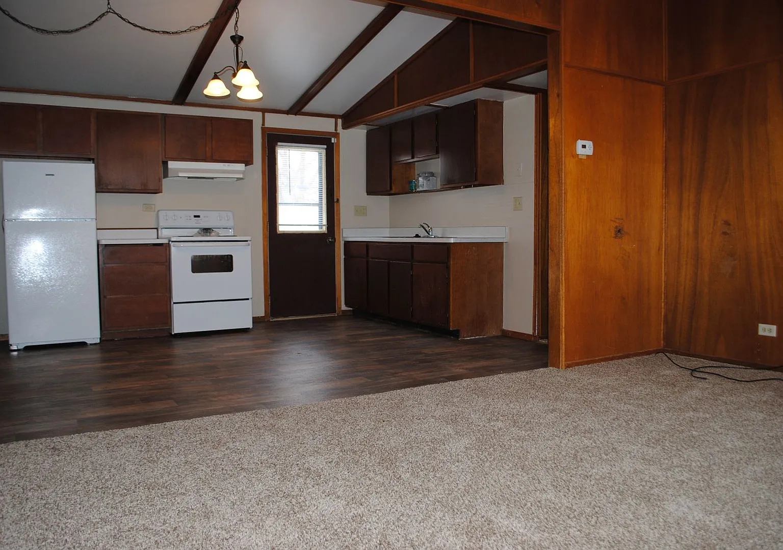 Nice 2 Bedroom 1 Bathroom Duplex in Hudson — Photo 4