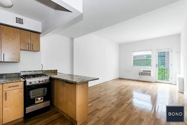 Rented by Bond New York | media 5