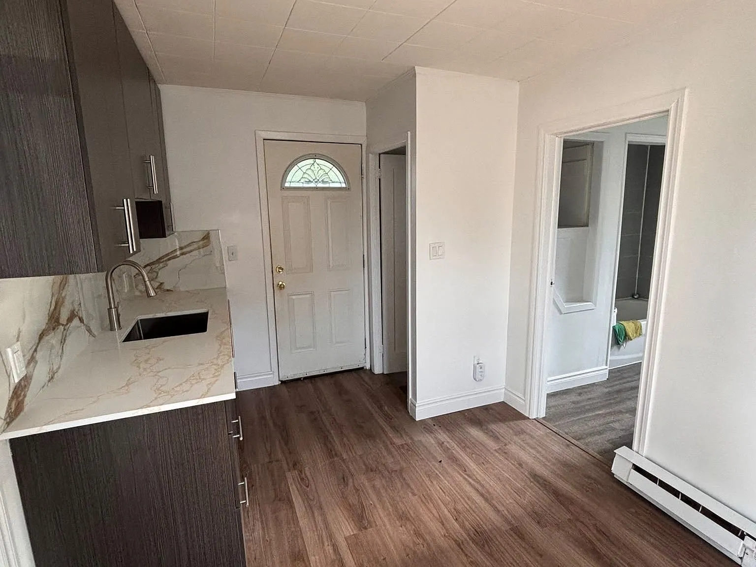 1 bed, $2,000 — Photo 4