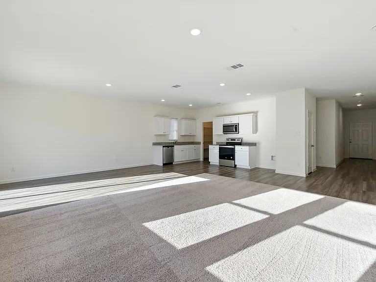 10353 Burnfoot Ln — Photo 3