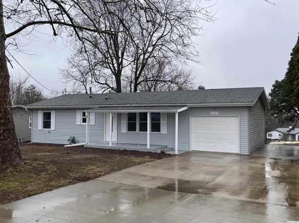 2525 Larch Rd, Quincy, IL 62301