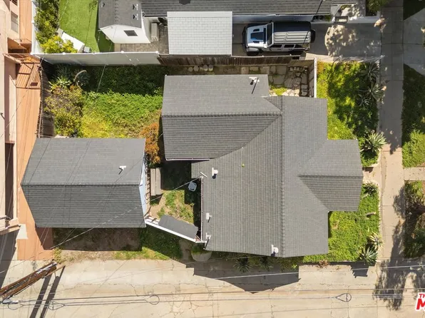 1116 S Barrington Ave, Los Angeles, CA 90049