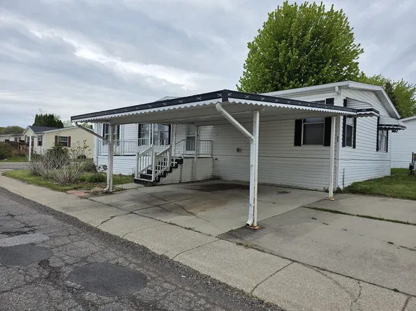 643 Red Pine Dr #643, Flint, MI 48506
