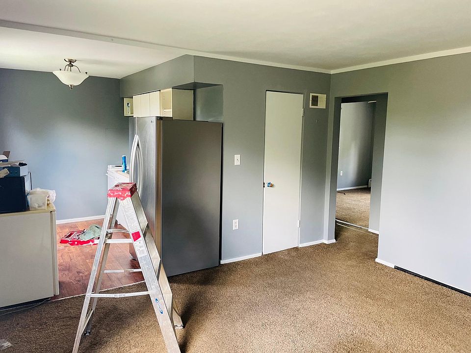 2nd image of 226 Ohio Cir APT 4