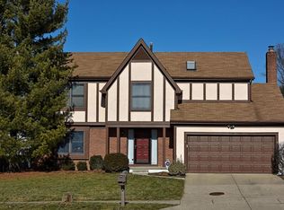 318 Green Meadows Dr W, Powell, OH