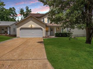 1039 Fenton Park Dr, Fenton, MO 63026